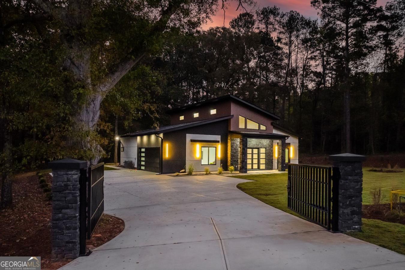 Luxury isnt defined by what you see. Its defined by how a home is buil – image 1