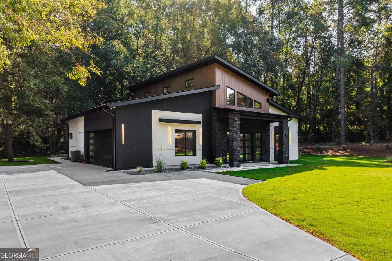 Luxury isnt defined by what you see. Its defined by how a home is buil – image 4