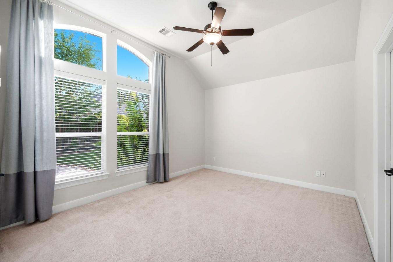 Nestled in the highly sought-after Auburn Lakes Retreat, this stunning – image 15