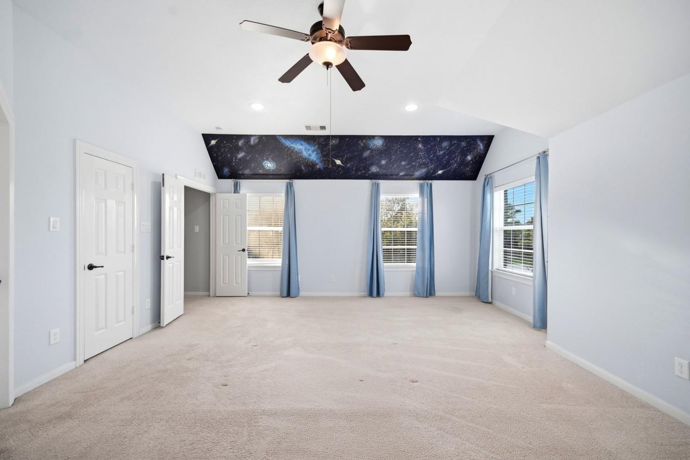 Nestled in the highly sought-after Auburn Lakes Retreat, this stunning – image 17
