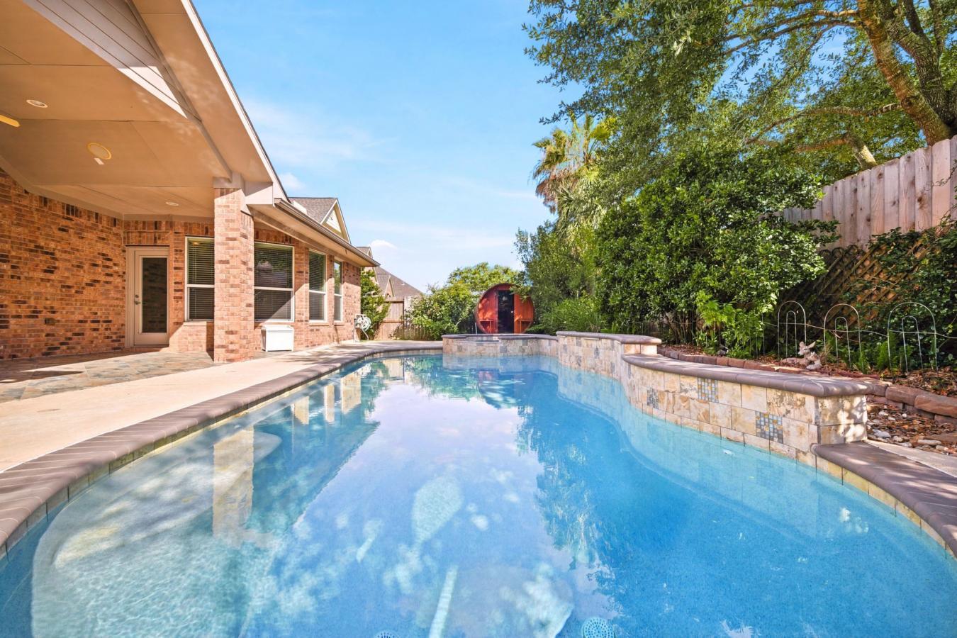 Nestled in the highly sought-after Auburn Lakes Retreat, this stunning – image 20