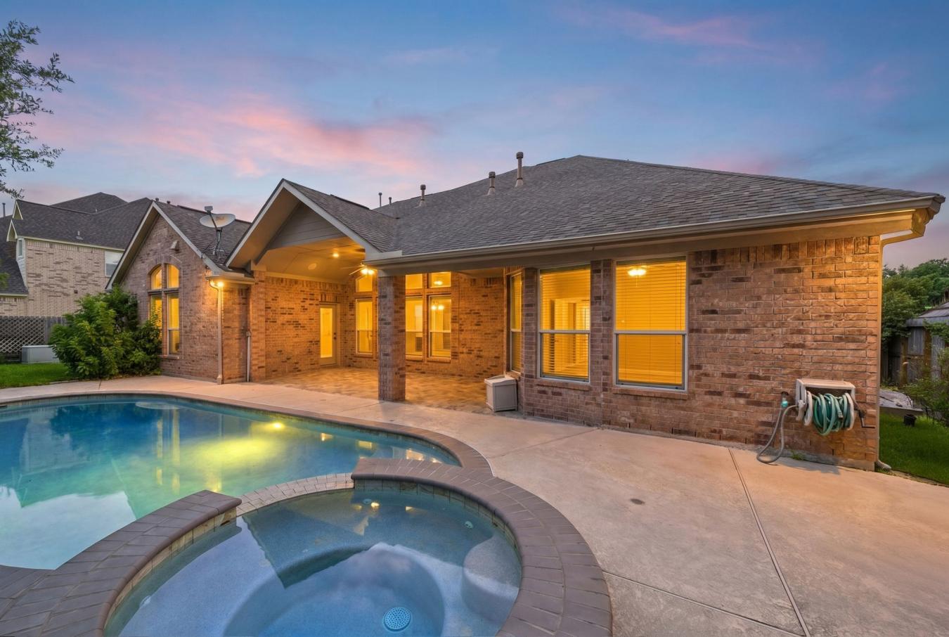 Nestled in the highly sought-after Auburn Lakes Retreat, this stunning – image 19