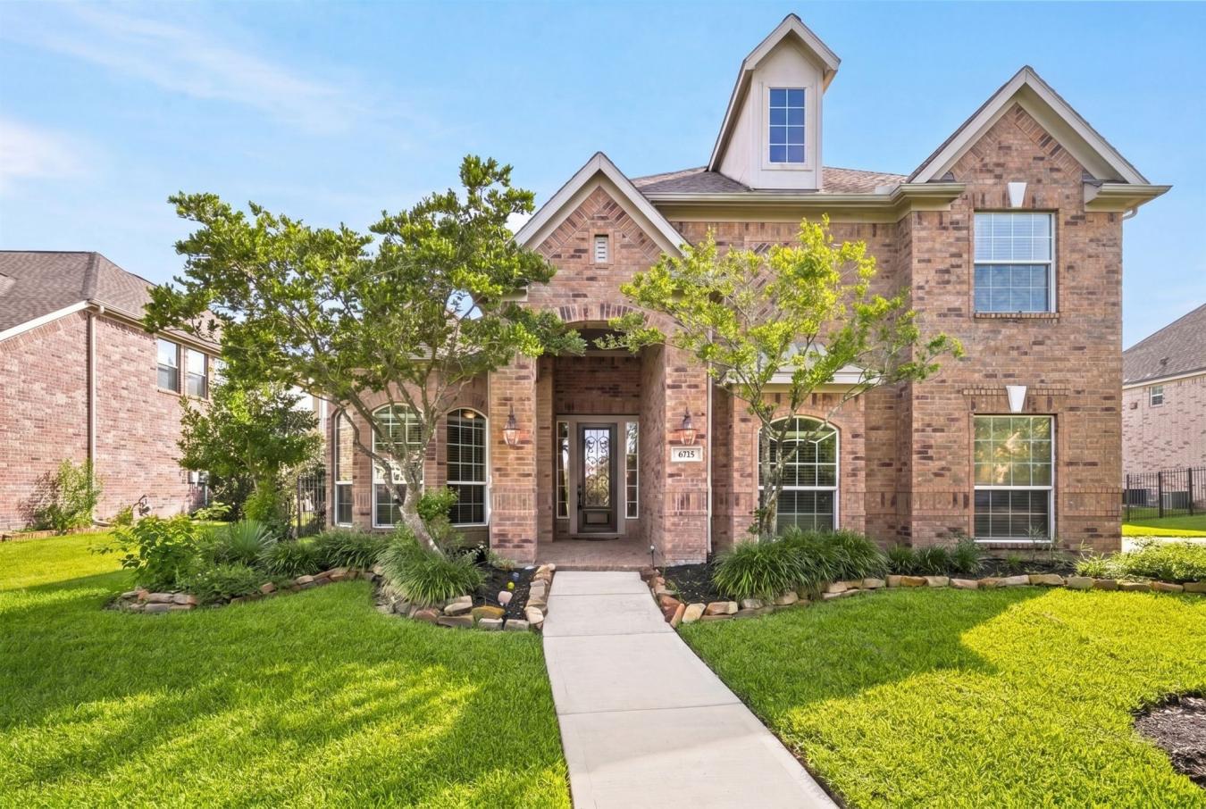 Nestled in the highly sought-after Auburn Lakes Retreat, this stunning – image 2
