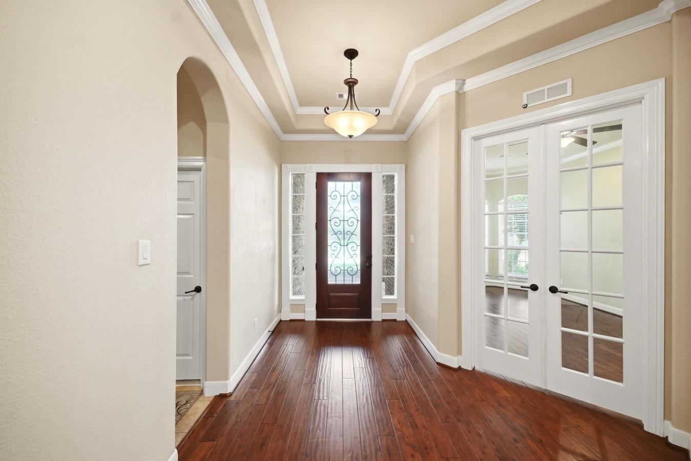 Nestled in the highly sought-after Auburn Lakes Retreat, this stunning – image 4