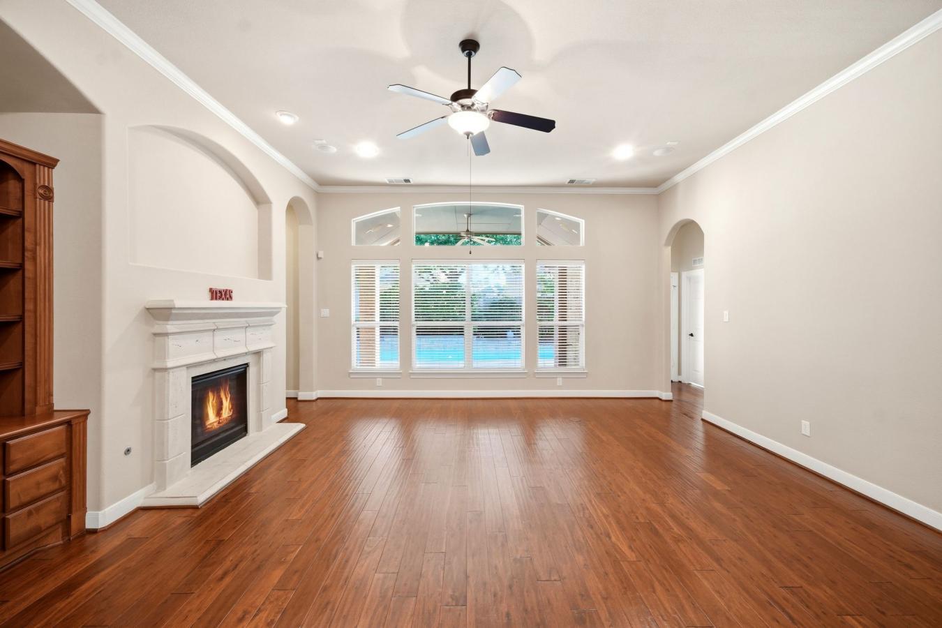 Nestled in the highly sought-after Auburn Lakes Retreat, this stunning – image 6
