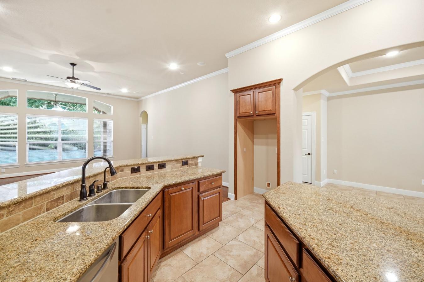 Nestled in the highly sought-after Auburn Lakes Retreat, this stunning – image 10