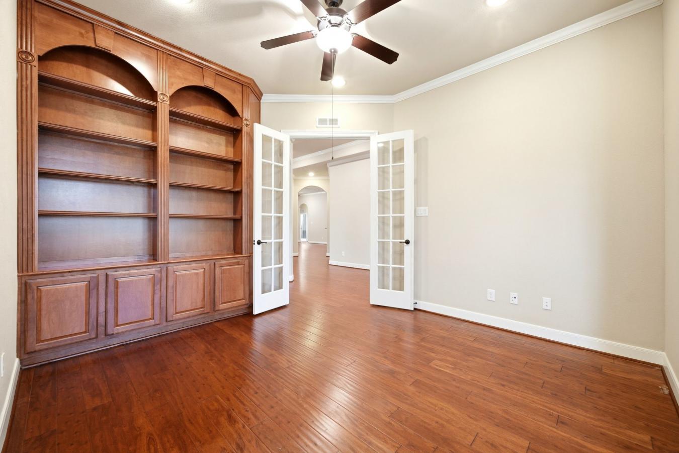 Nestled in the highly sought-after Auburn Lakes Retreat, this stunning – image 11