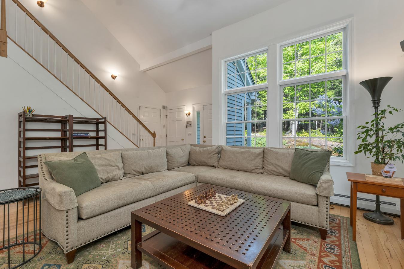 Tucked away in a quiet neighborhood just minutes from the crystal-clea – image 4