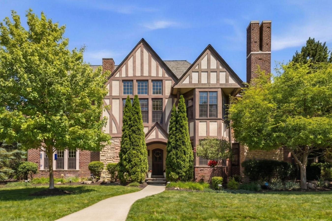 Across from Kirtland Country Club, this custom-curated residence bring – image 1