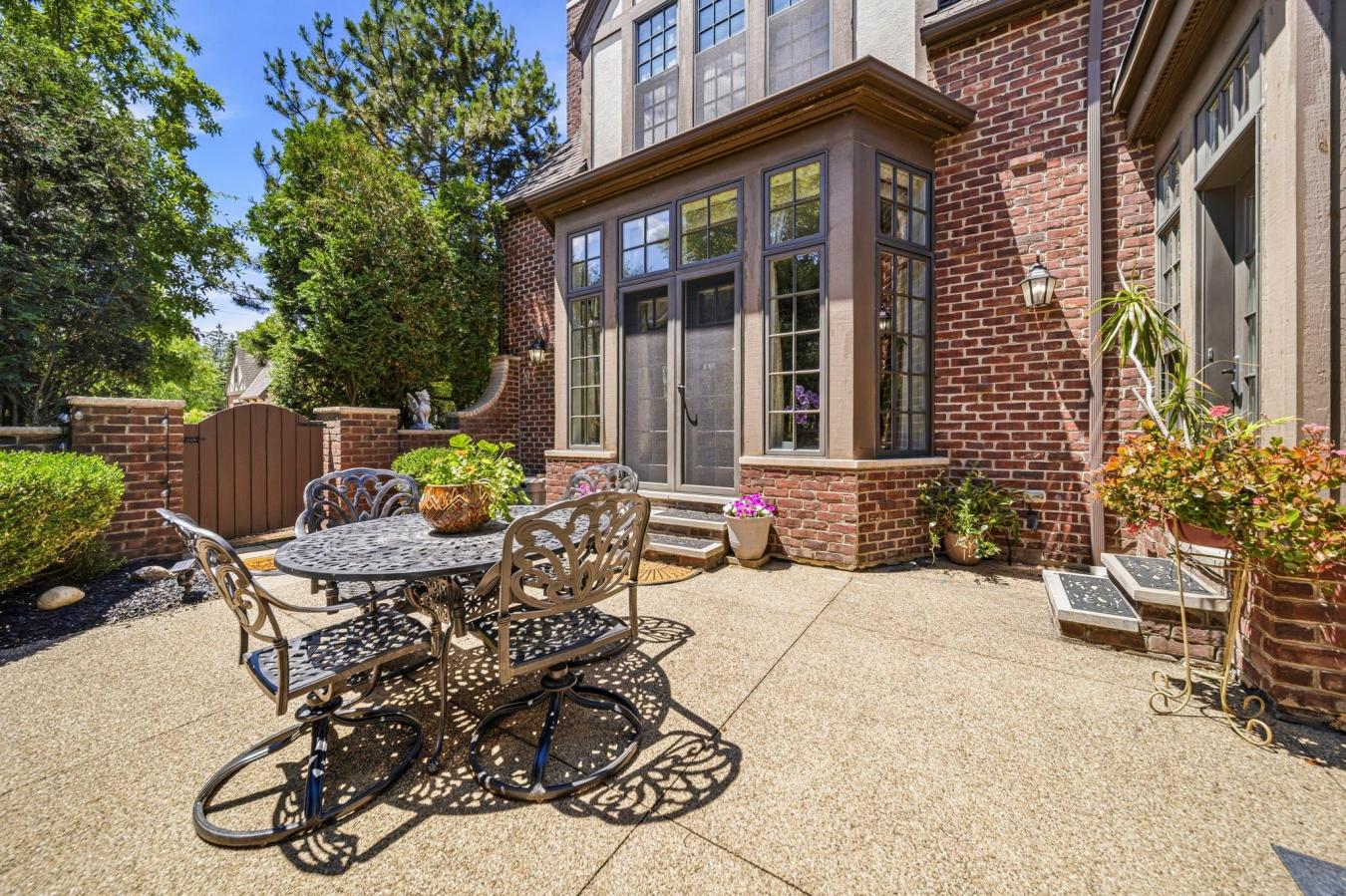 Across from Kirtland Country Club, this custom-curated residence bring – image 11