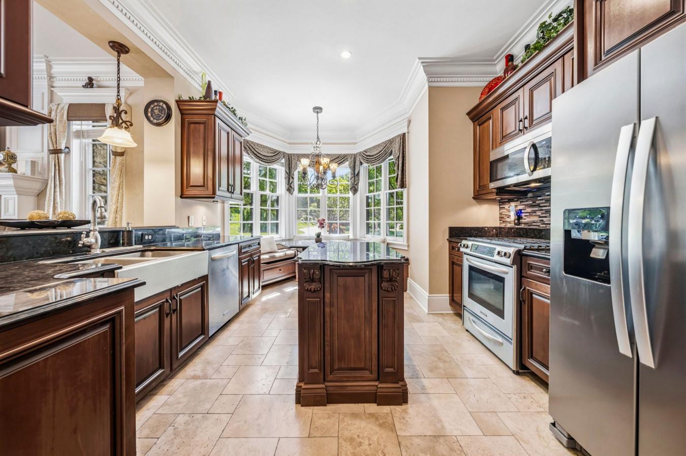 Across from Kirtland Country Club, this custom-curated residence bring – image 6