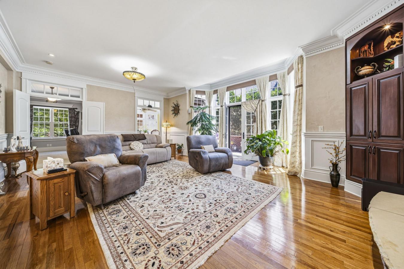 Across from Kirtland Country Club, this custom-curated residence bring – image 7