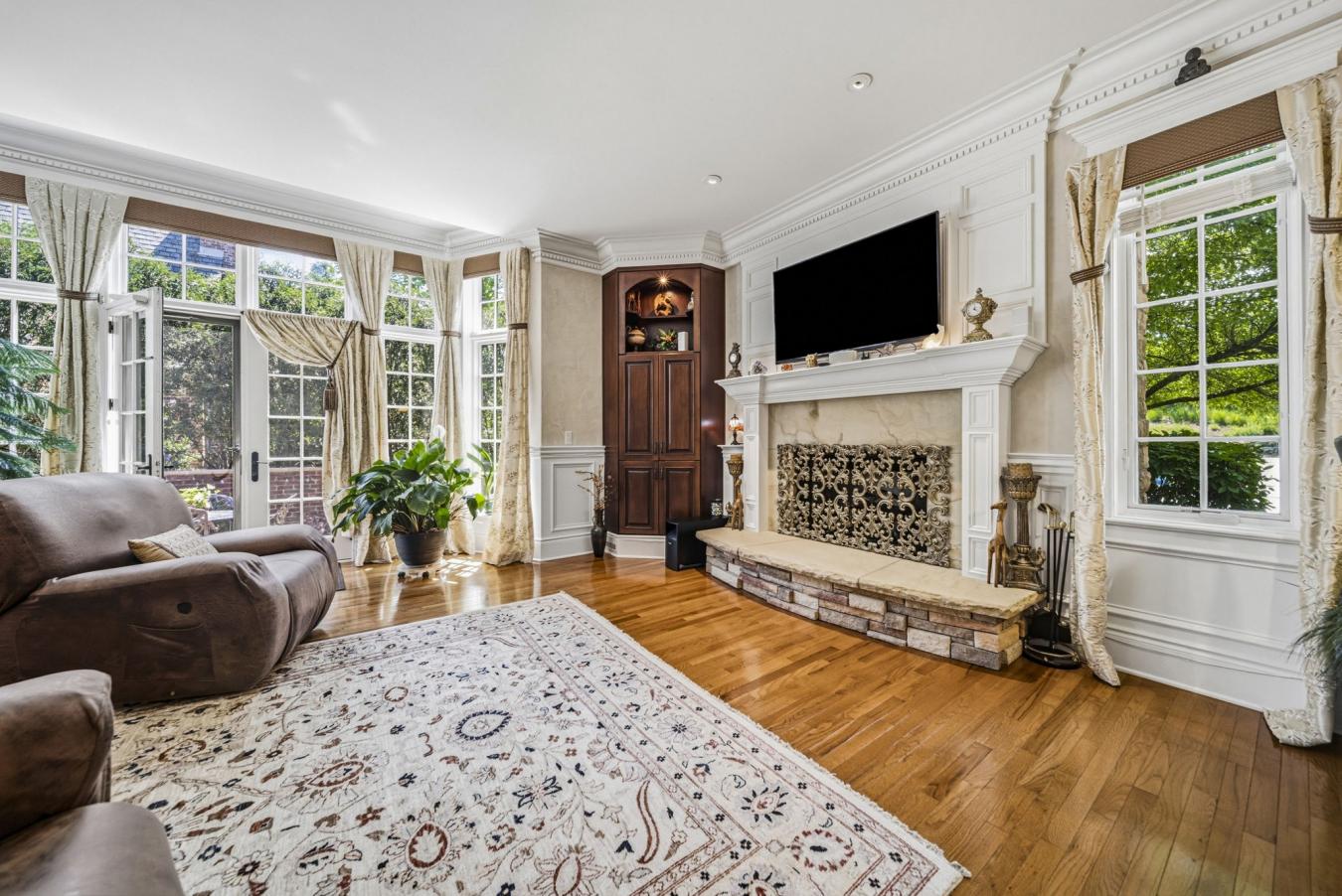 Across from Kirtland Country Club, this custom-curated residence bring – image 8