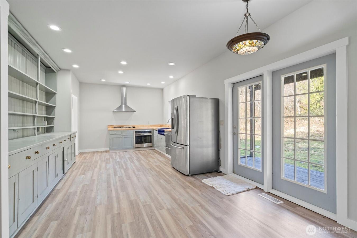 Majestic Colonial-style home on five secluded acres, an updated countr – image 10
