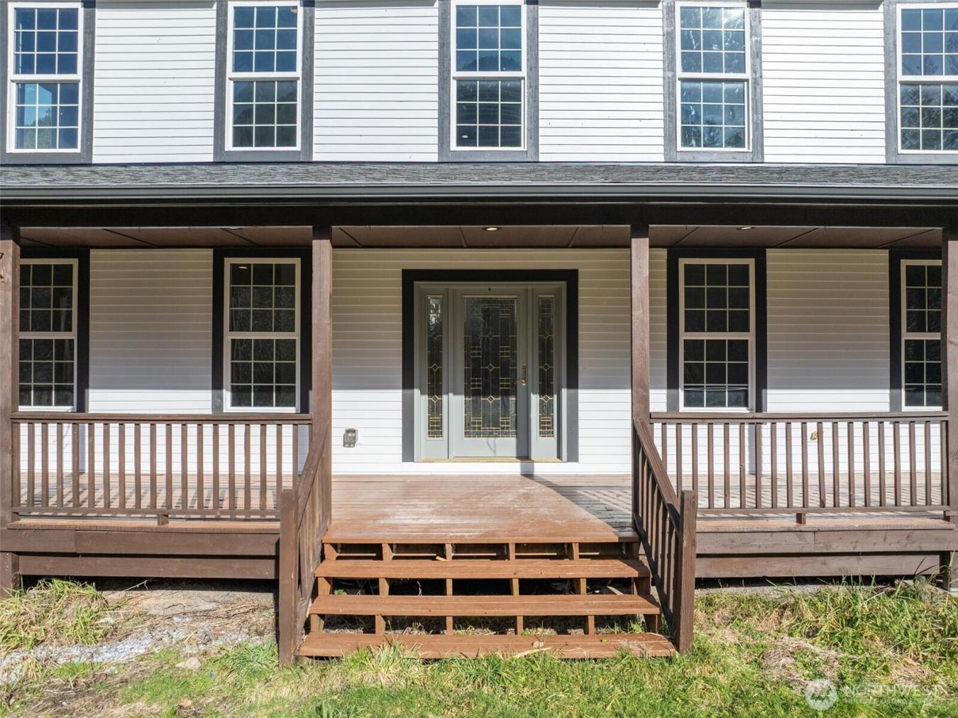 Majestic Colonial-style home on five secluded acres, an updated countr – image 5