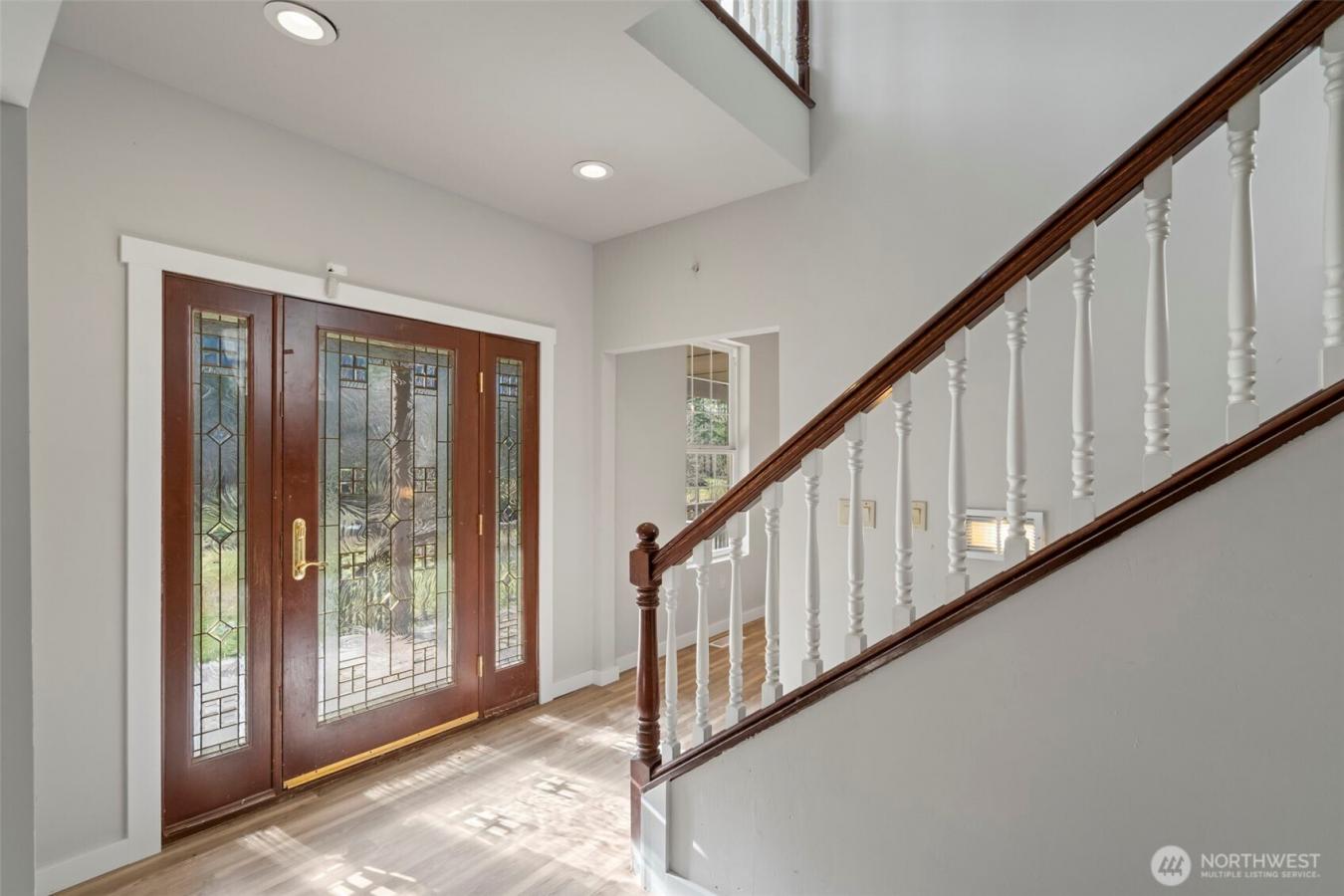 Majestic Colonial-style home on five secluded acres, an updated countr – image 6