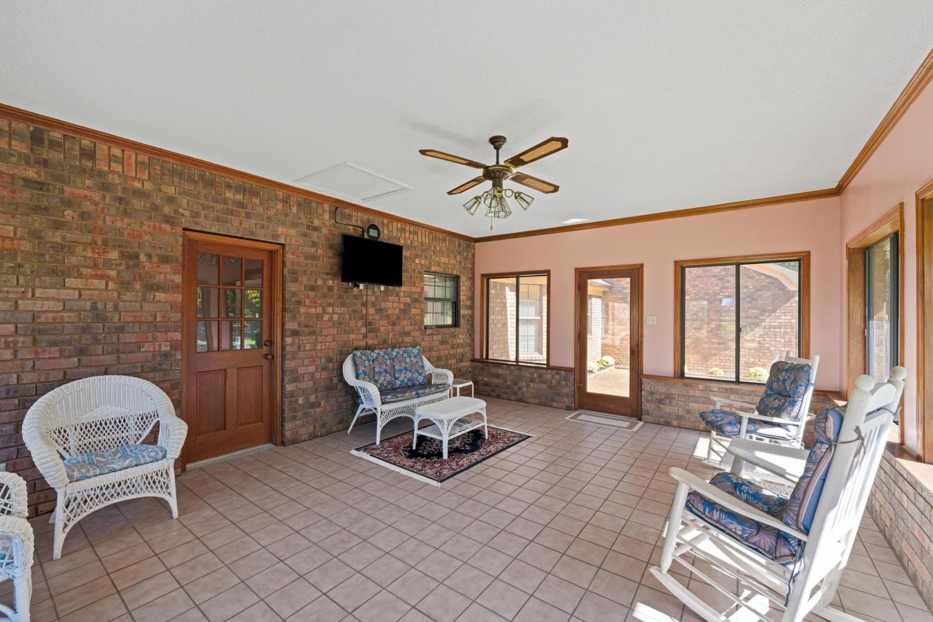 Discover an extraordinary opportunity to own a private countryside est – image 14