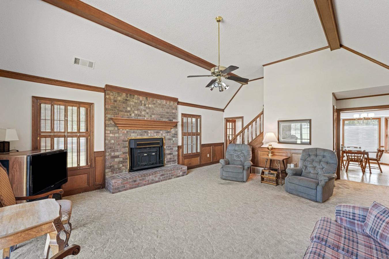 Discover an extraordinary opportunity to own a private countryside est – image 8