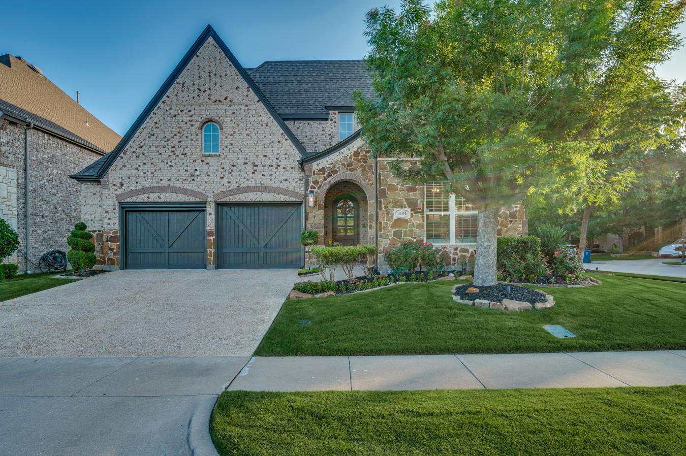 Welcome to 3104 Stonefield, where luxury living meets an unmatched lif – image 1