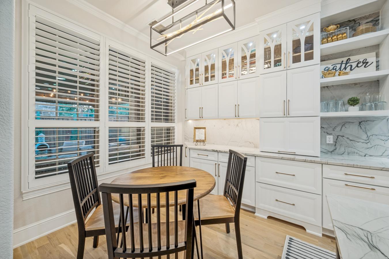 Welcome to 3104 Stonefield, where luxury living meets an unmatched lif – image 15