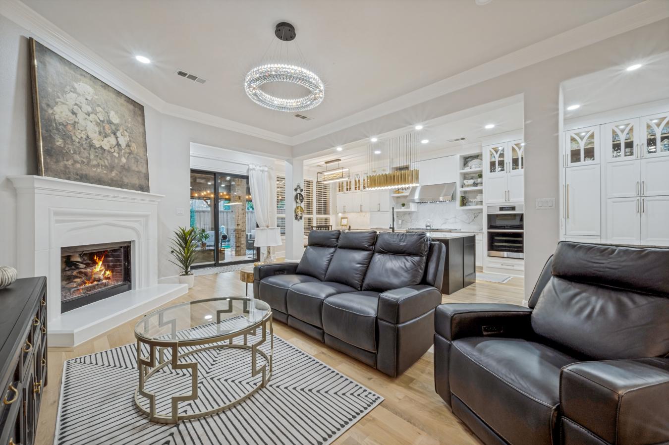 Welcome to 3104 Stonefield, where luxury living meets an unmatched lif – image 16
