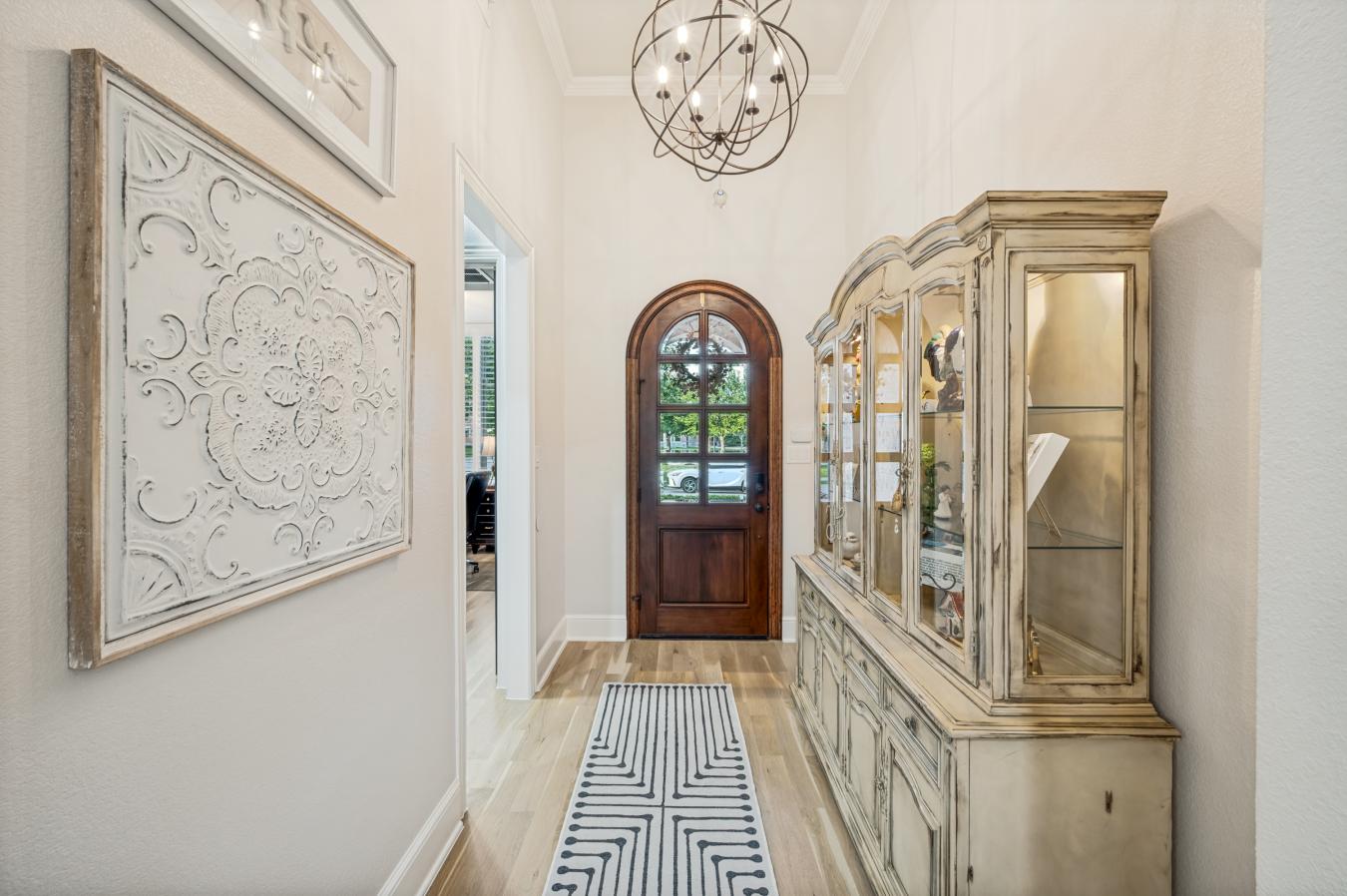 Welcome to 3104 Stonefield, where luxury living meets an unmatched lif – image 5
