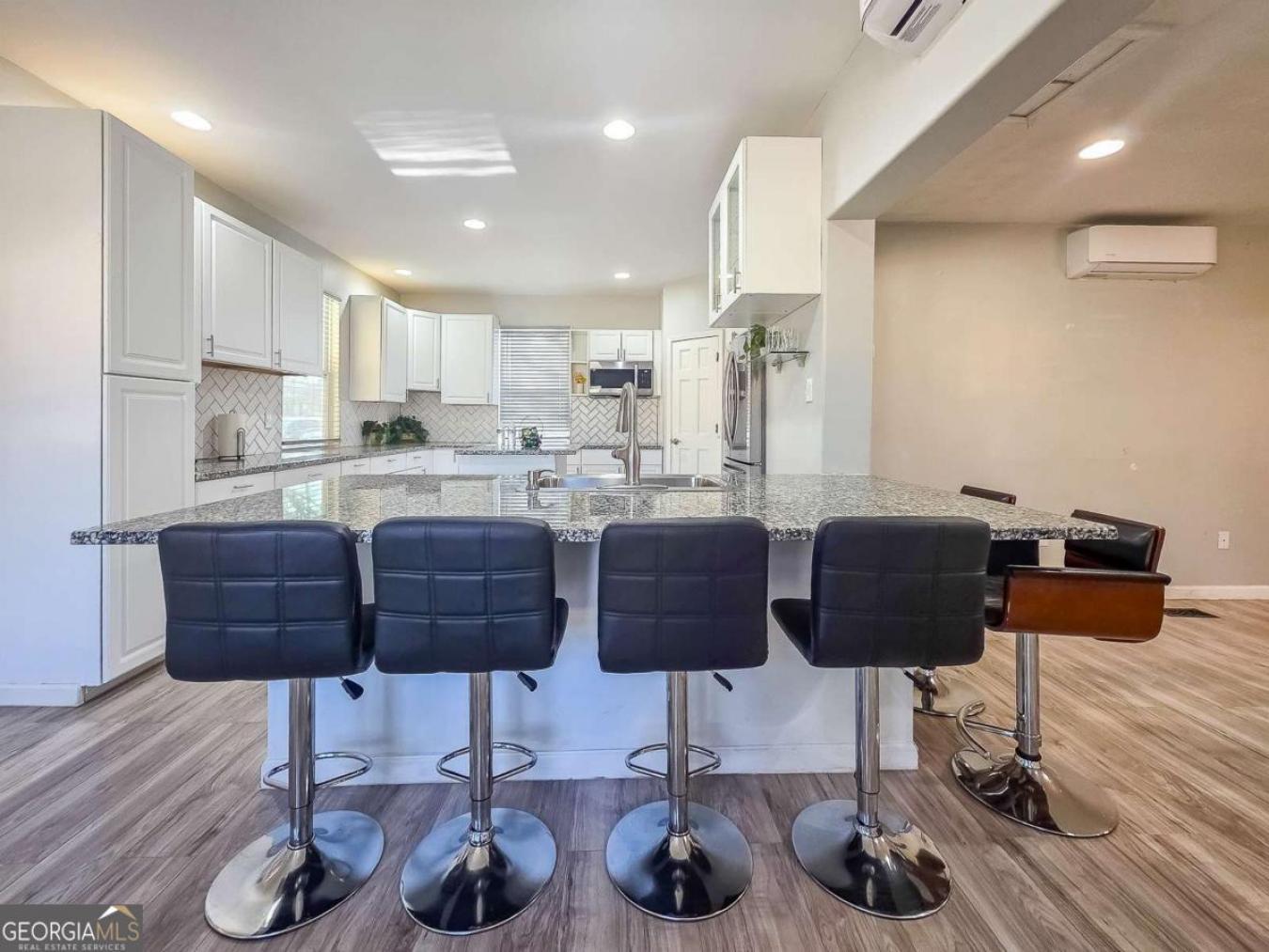 Stunning Renovated Move-In Home in the Highly Sought-After Brookwood S – image 14
