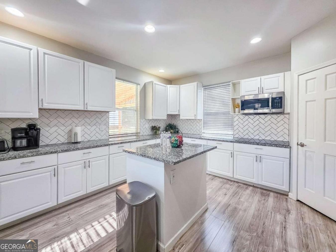 Stunning Renovated Move-In Home in the Highly Sought-After Brookwood S – image 16