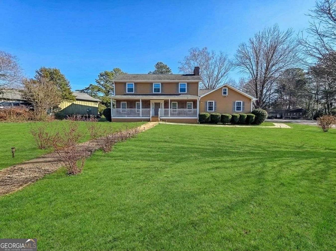 Stunning Renovated Move-In Home in the Highly Sought-After Brookwood S – image 2