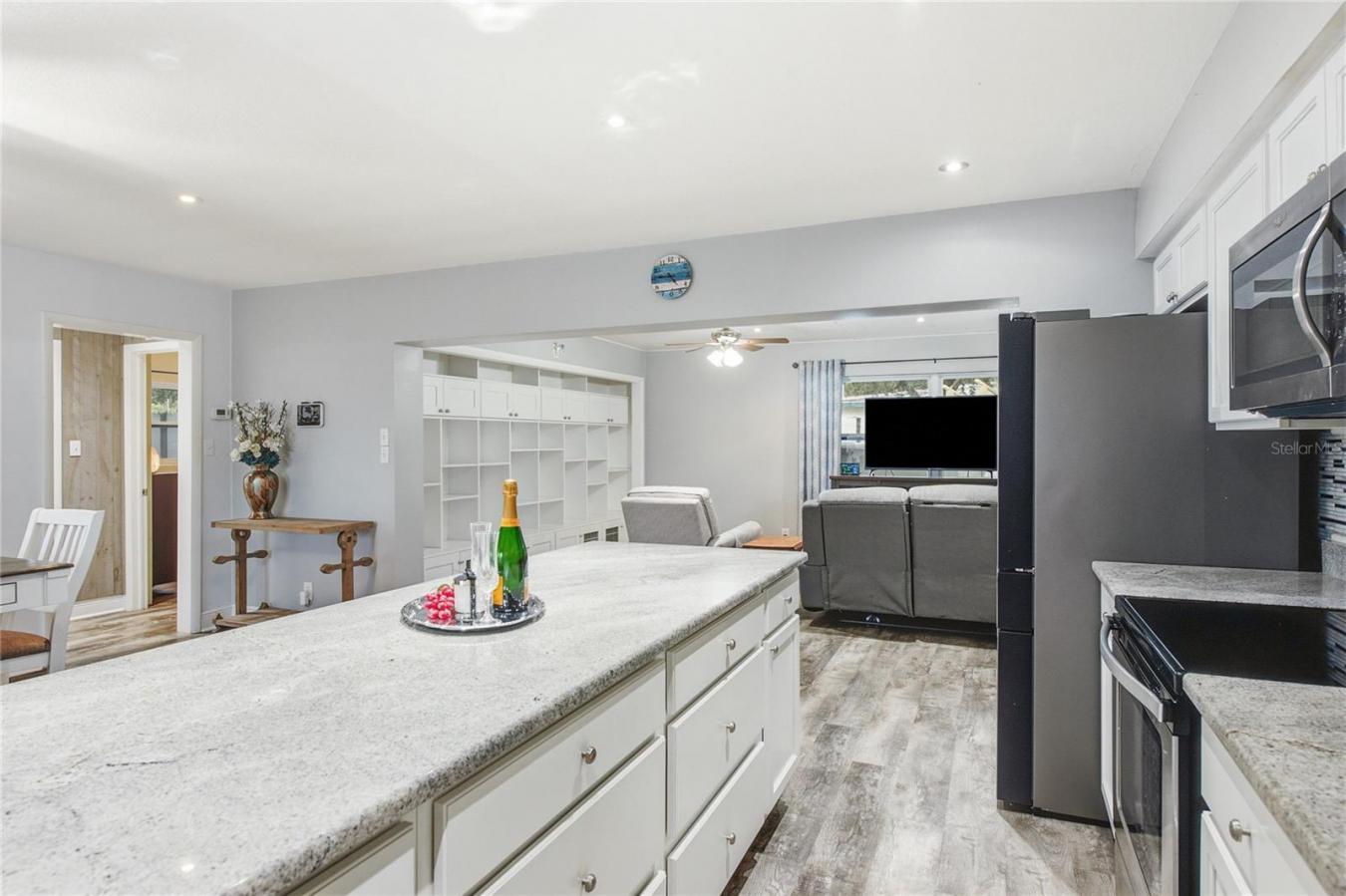 Welcome to 1144 Woodbrook Drive, a beautifully renovated 3-bedroom, 2- – image 10