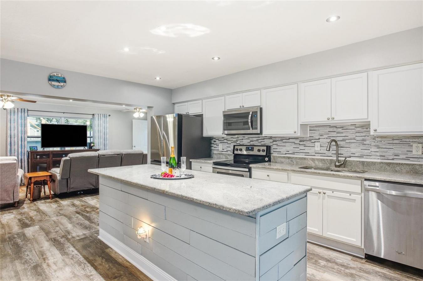 Welcome to 1144 Woodbrook Drive, a beautifully renovated 3-bedroom, 2- – image 11