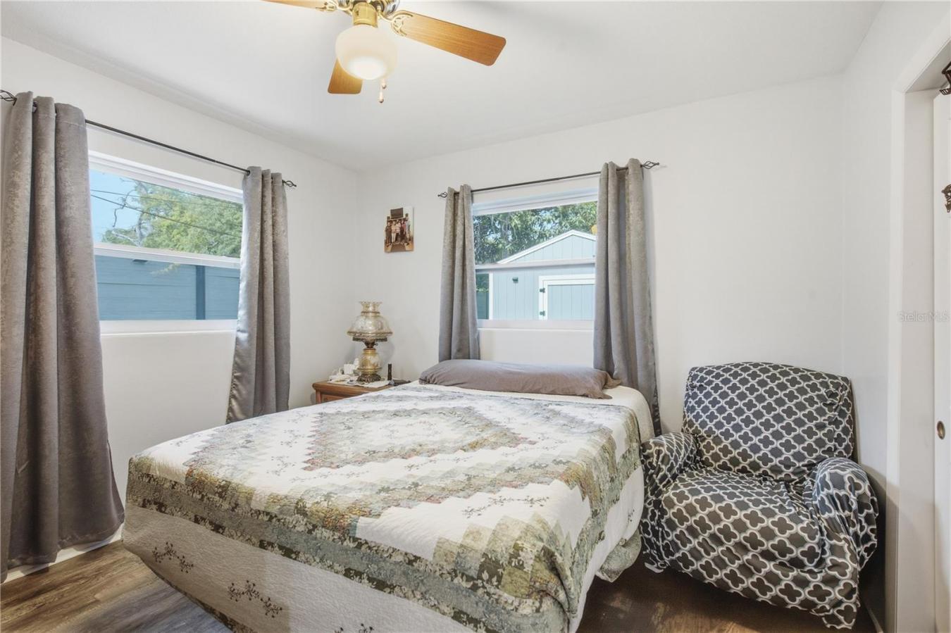 Welcome to 1144 Woodbrook Drive, a beautifully renovated 3-bedroom, 2- – image 20