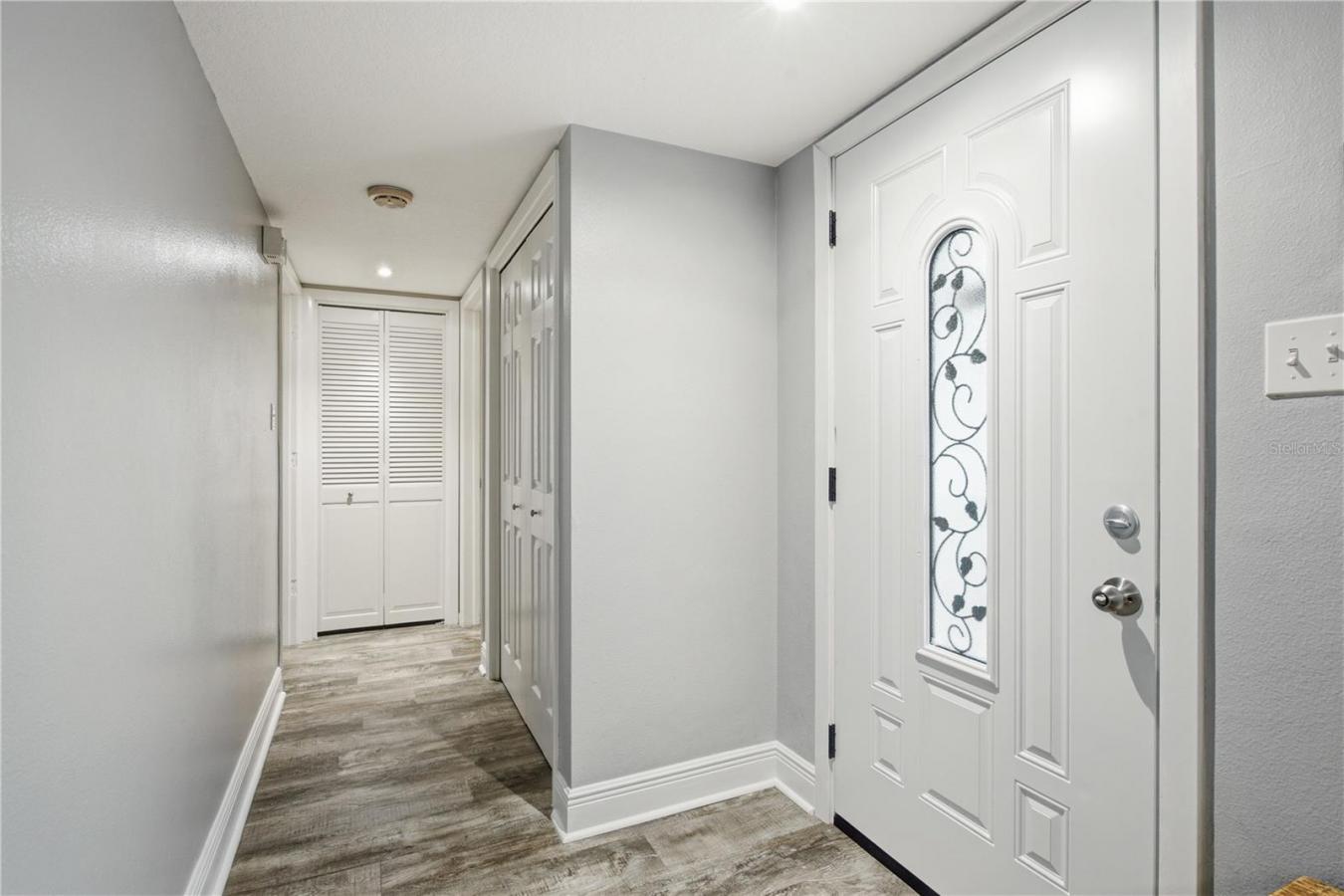 Welcome to 1144 Woodbrook Drive, a beautifully renovated 3-bedroom, 2- – image 5