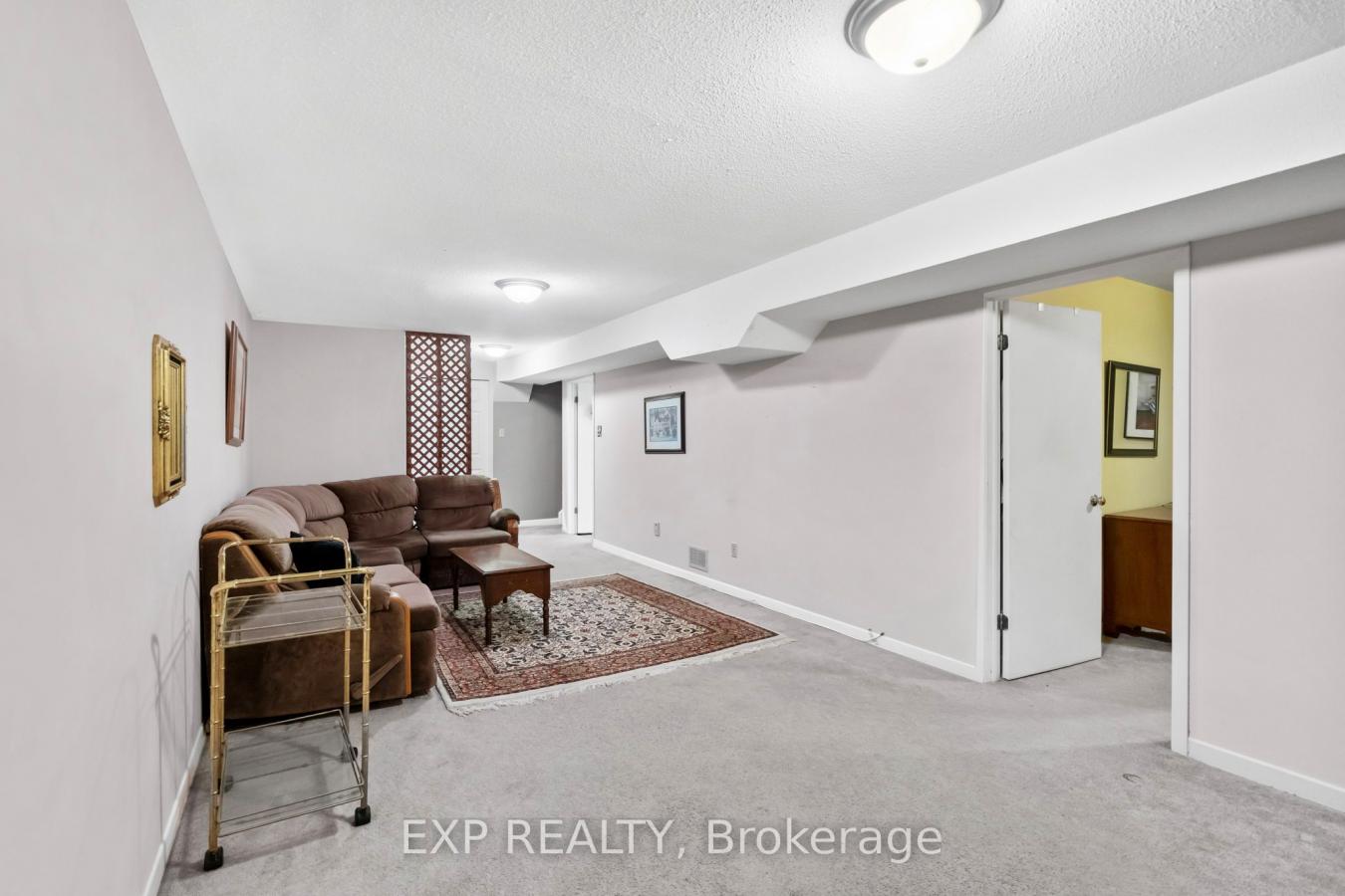 97 Mercer Crescent. A solid 1,042 square foot link detached bungalow o – image 19