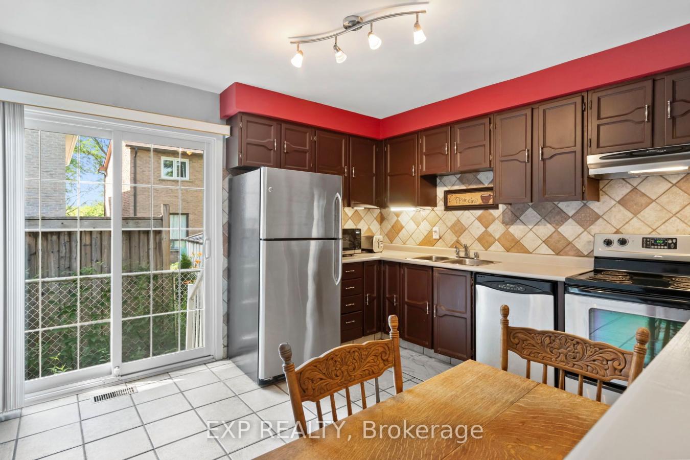 97 Mercer Crescent. A solid 1,042 square foot link detached bungalow o – image 4