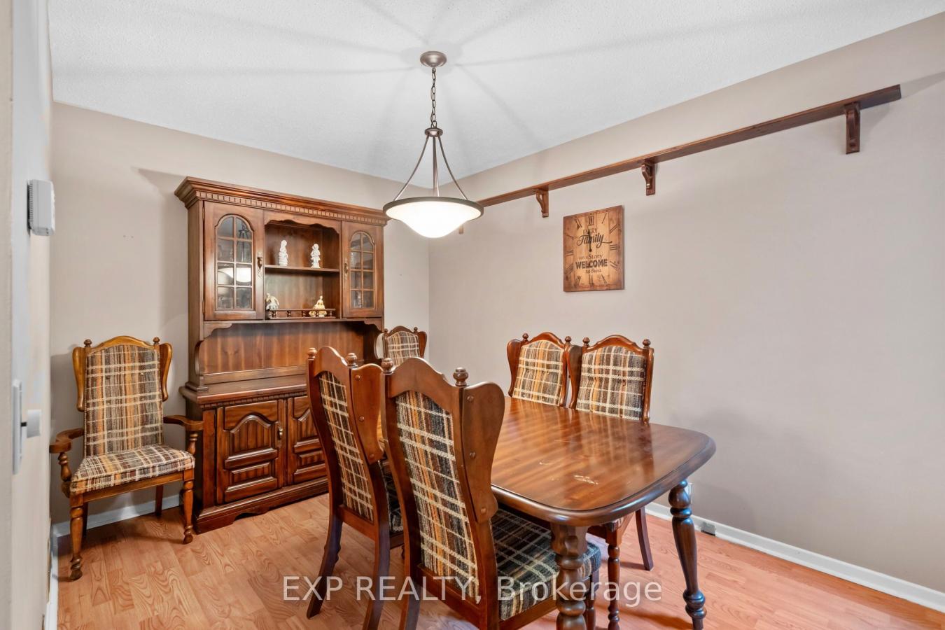 97 Mercer Crescent. A solid 1,042 square foot link detached bungalow o – image 7