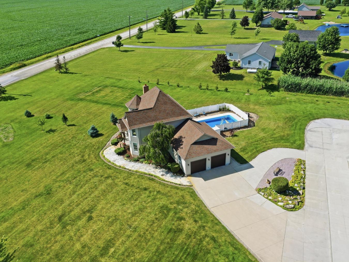Welcome to one of Richmonds most recognizable homes-affectionately kno – image 2