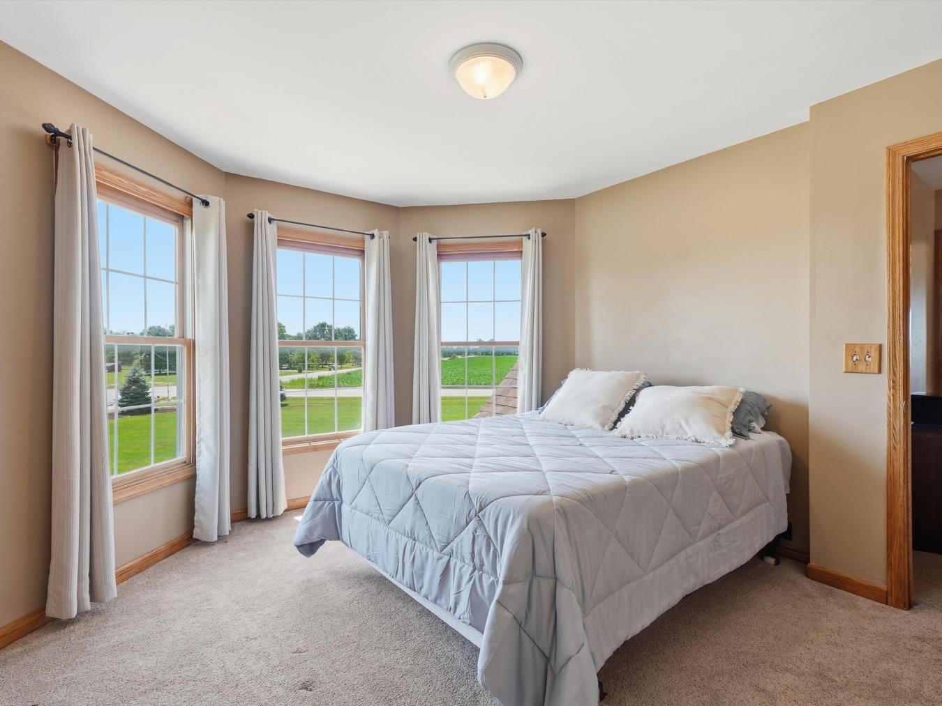 Welcome to one of Richmonds most recognizable homes-affectionately kno – image 16