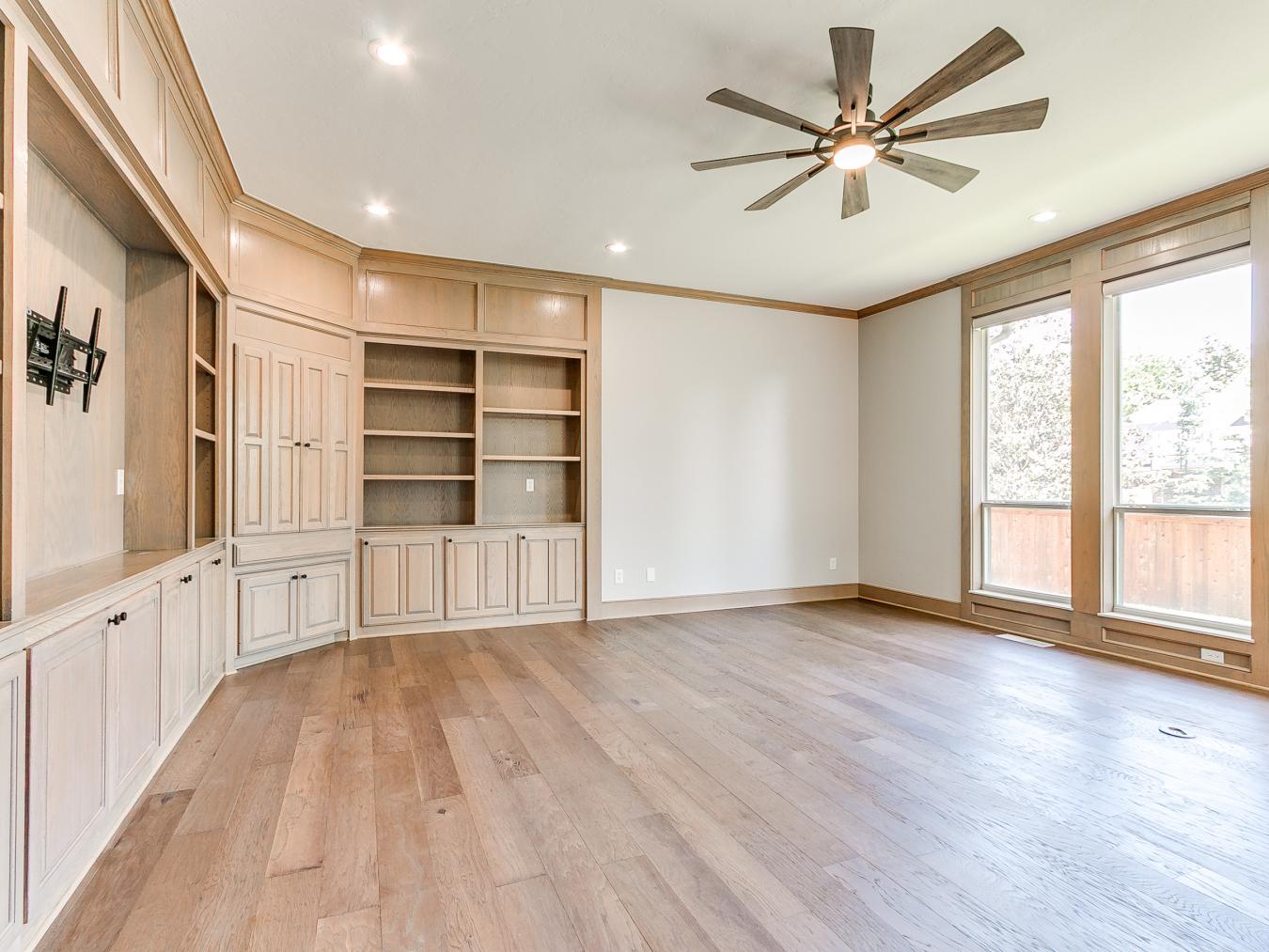 Nestled in the sought-after Blue Stem Lake Addition, this stunning cus – image 19