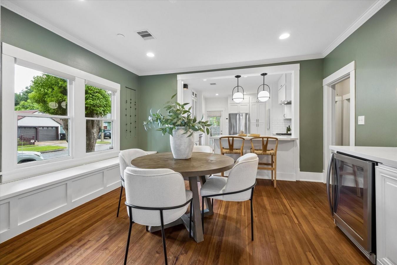 Timeless 1920s Charm in this Beautifully Updated Bungalow on a Fully F – image 13
