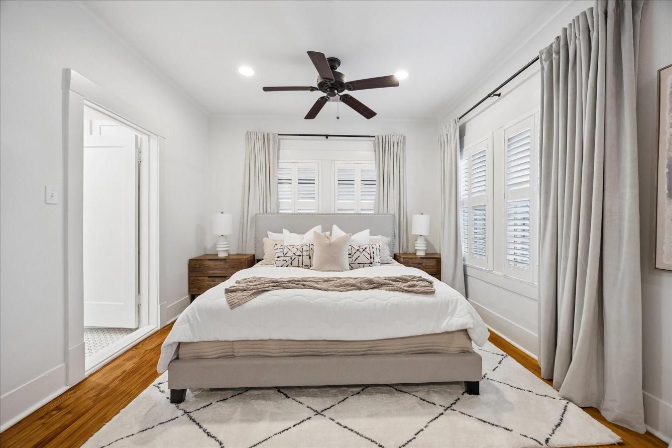 Timeless 1920s Charm in this Beautifully Updated Bungalow on a Fully F – image 20