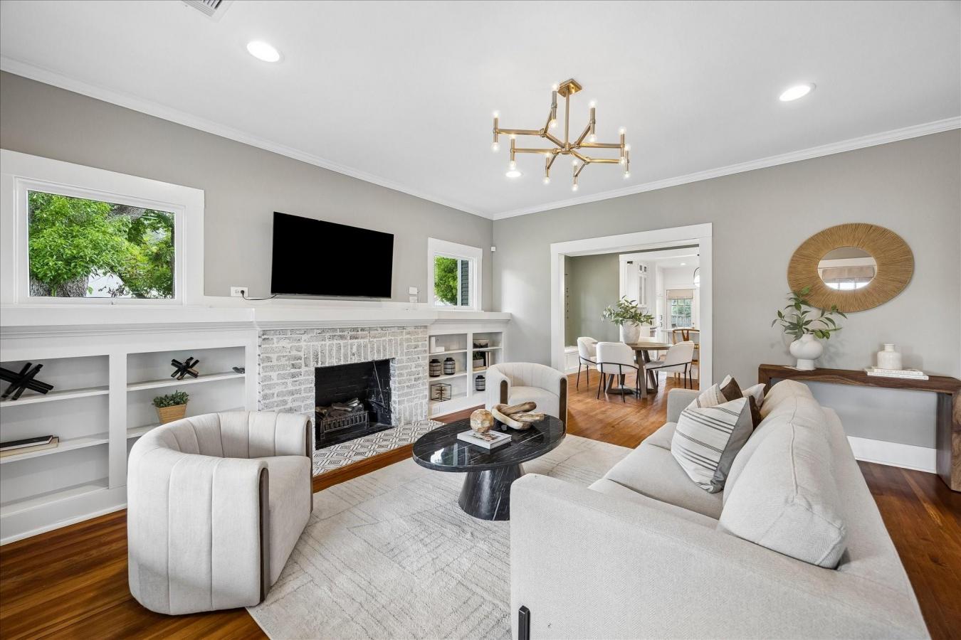 Timeless 1920s Charm in this Beautifully Updated Bungalow on a Fully F – image 8