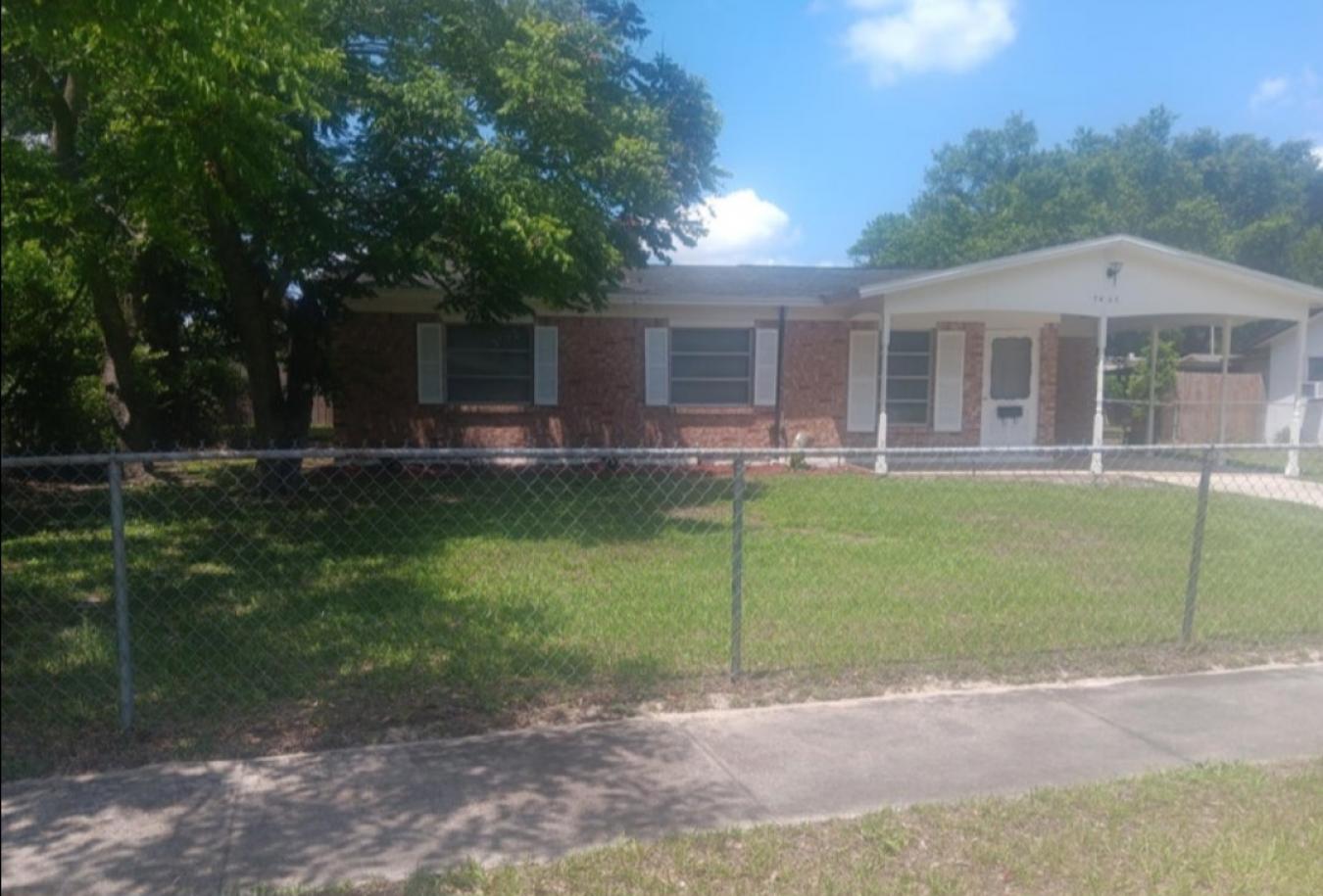 This 3 bedroom, 2 bath all brick home conveniently located close to 29 – image 2