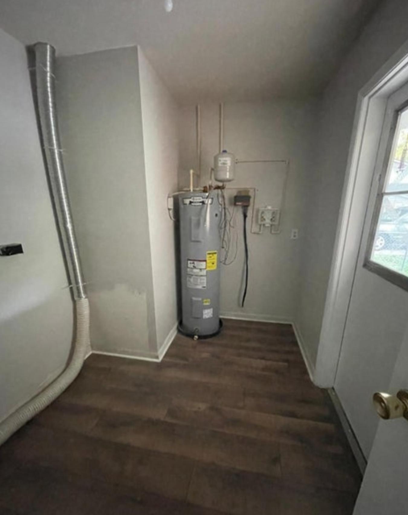This 3 bedroom, 2 bath all brick home conveniently located close to 29 – image 15