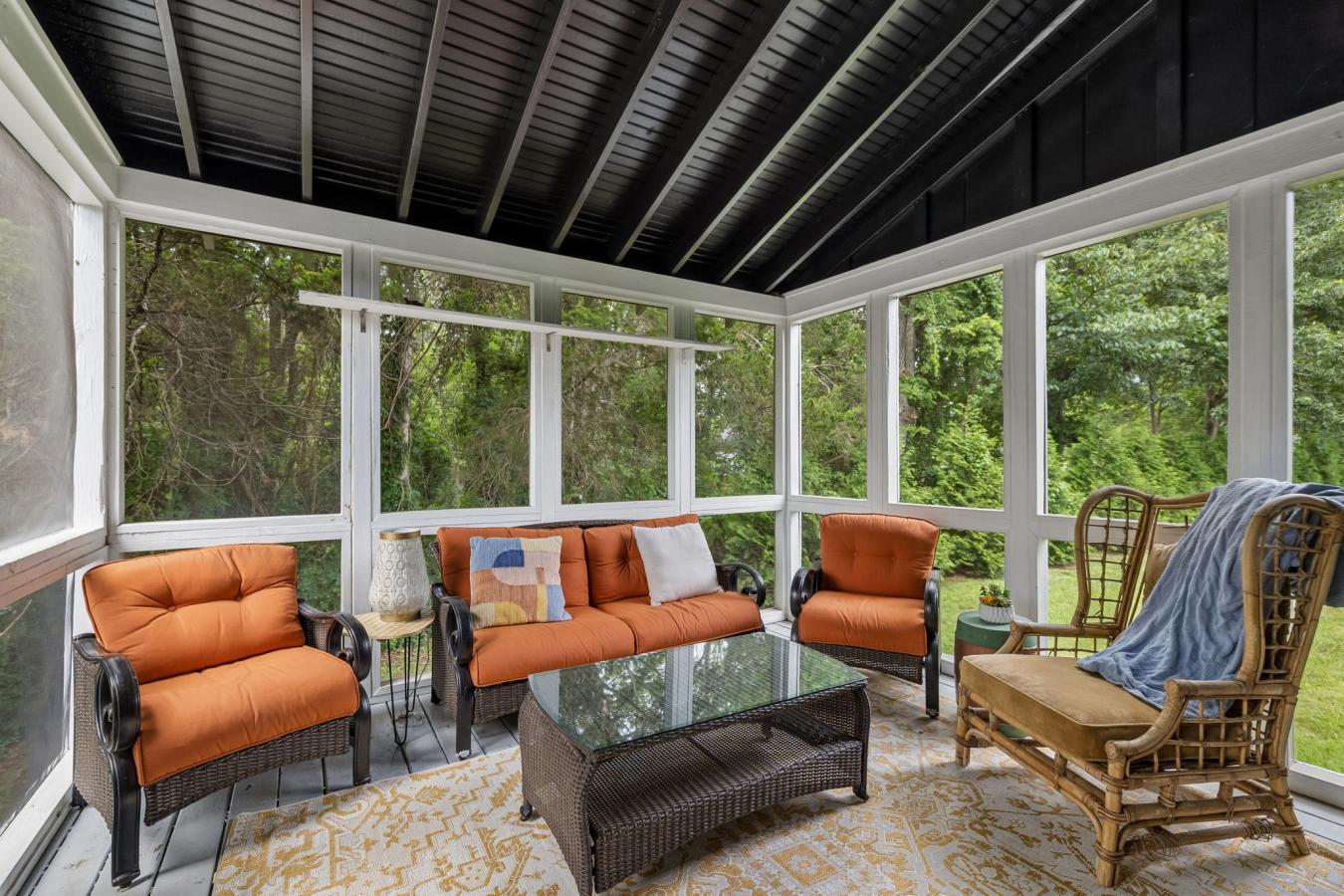 Private. Creative. Convenient. Bordering MTSU on a serene 0.68-acre lo – image 12