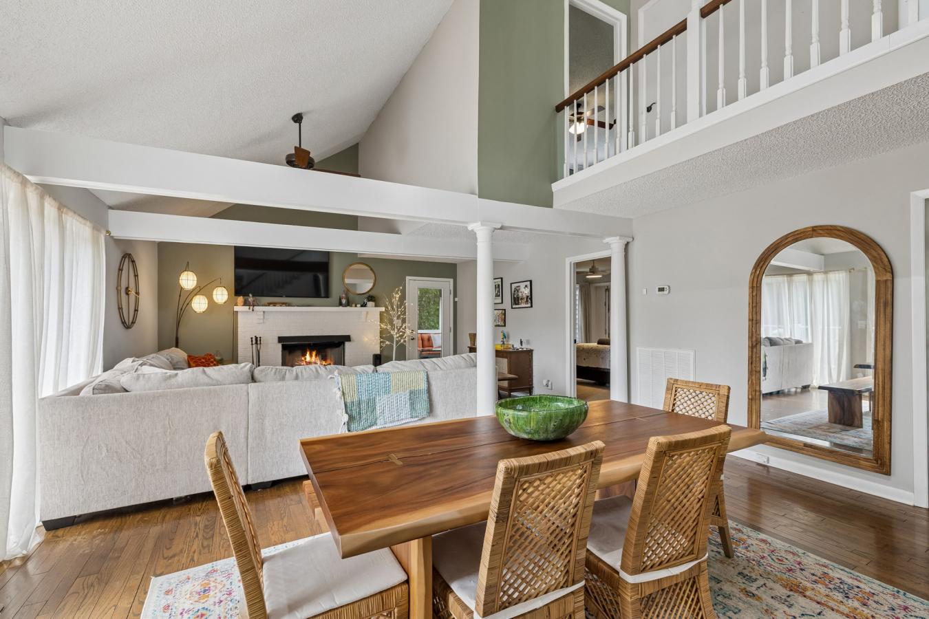 Private. Creative. Convenient. Bordering MTSU on a serene 0.68-acre lo – image 8