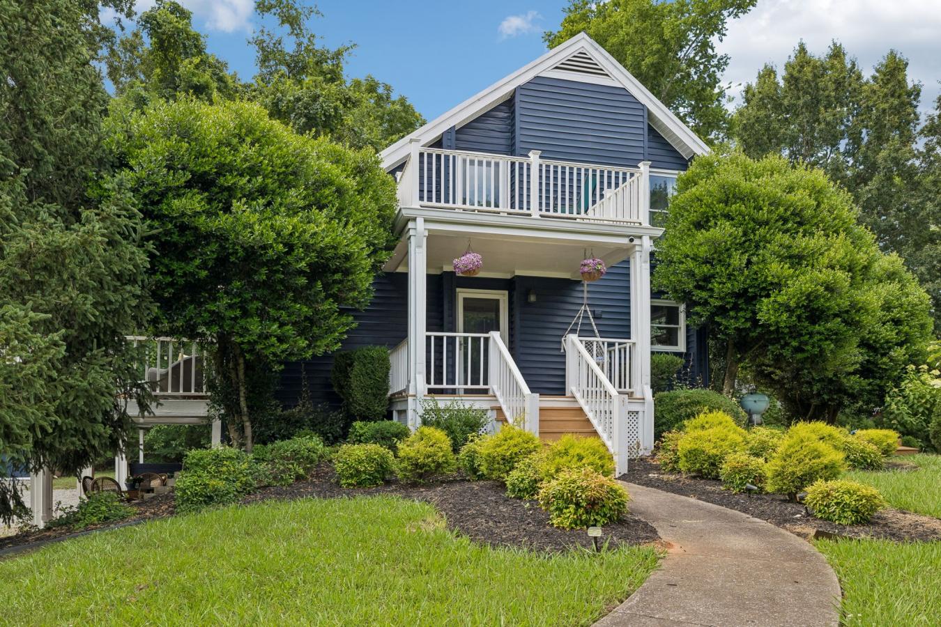 Private. Creative. Convenient. Bordering MTSU on a serene 0.68-acre lo – image 1