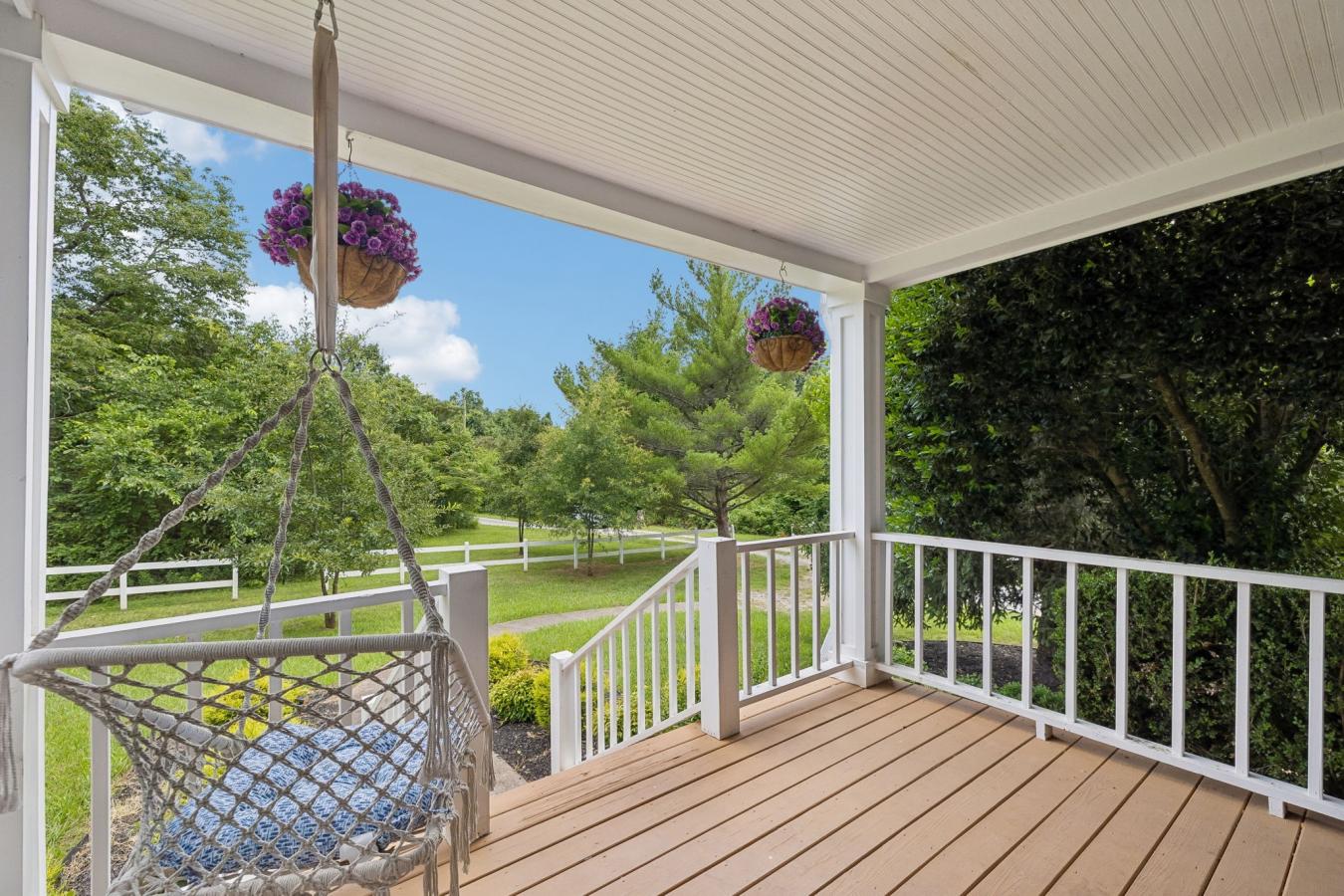 Private. Creative. Convenient. Bordering MTSU on a serene 0.68-acre lo – image 4