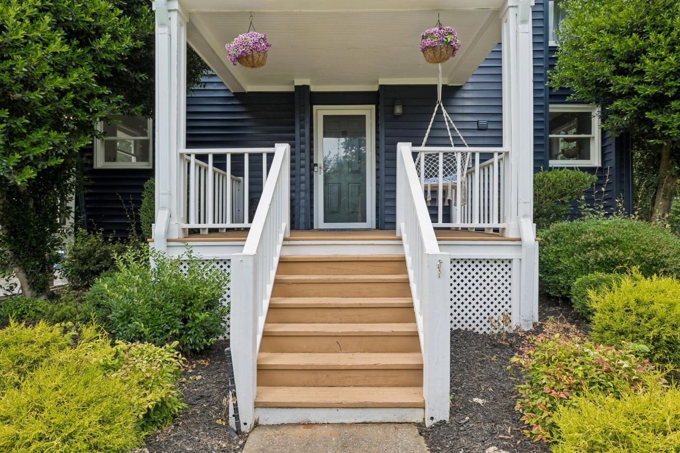 Private. Creative. Convenient. Bordering MTSU on a serene 0.68-acre lo – image 3