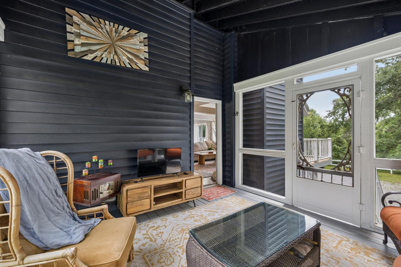 Private. Creative. Convenient. Bordering MTSU on a serene 0.68-acre lo – image 13